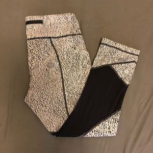 LULULEMON Cropped leggings with mesh detail